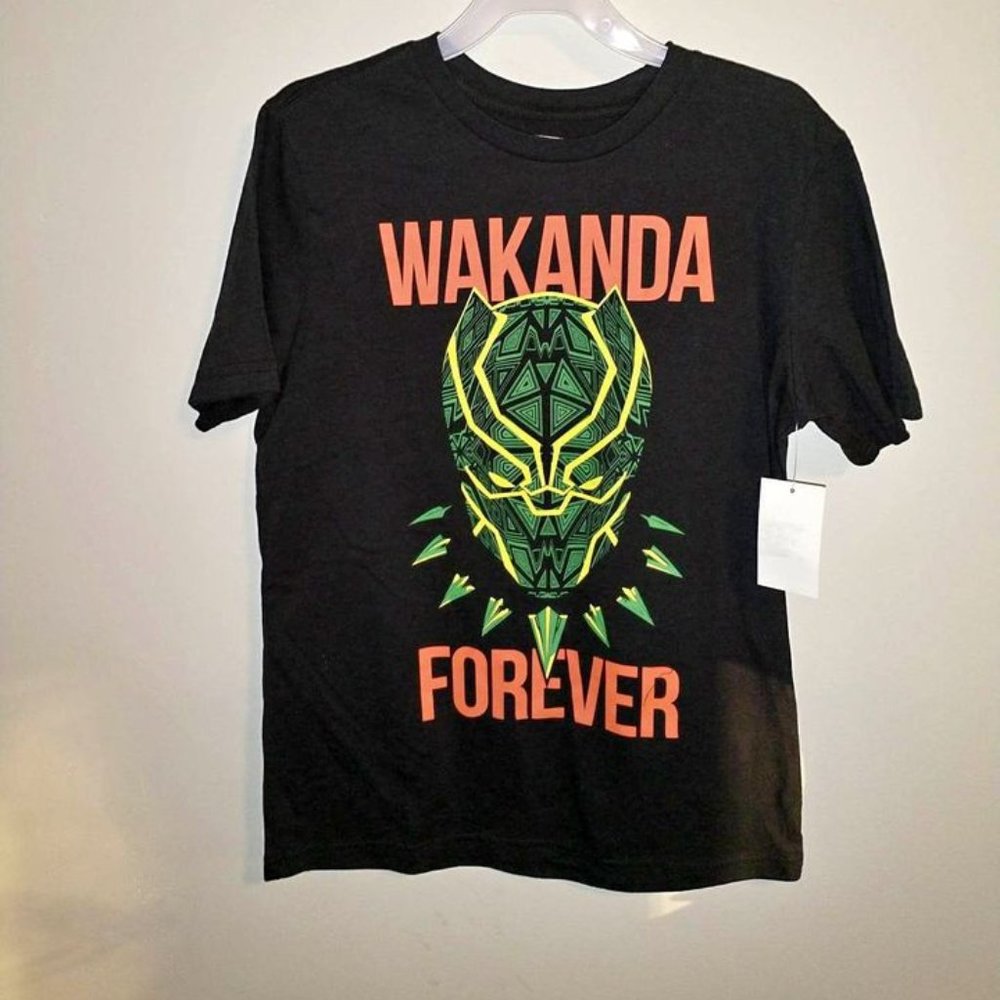 MARVEL boy girl black graphic t shirt WAKANDA FOREVER size Large 10-12 k-286